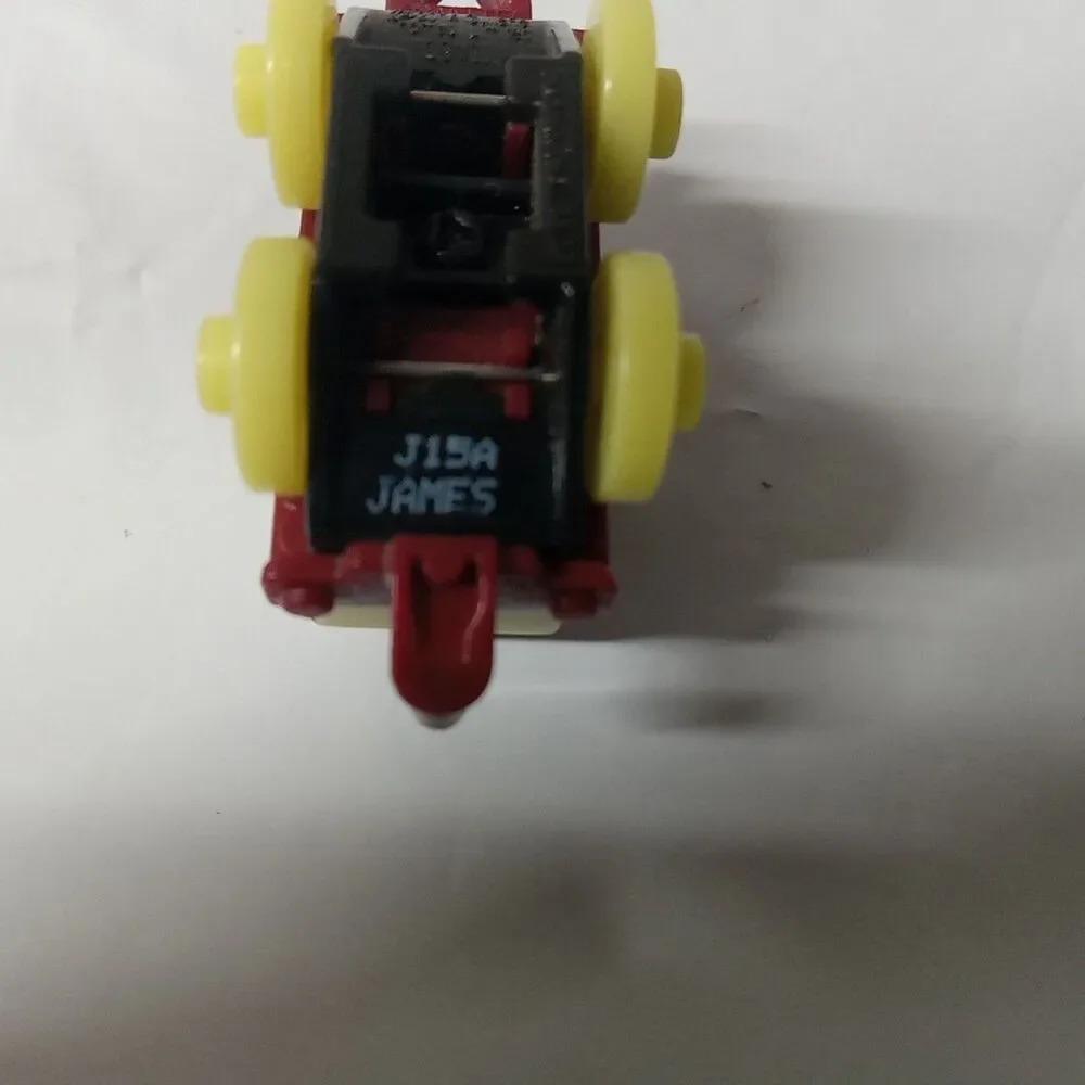 Thomas & Friends James Halloween Glow in Dark Diecast 2